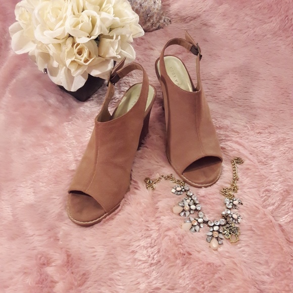 Platform Sandals - Picture 1 of 6